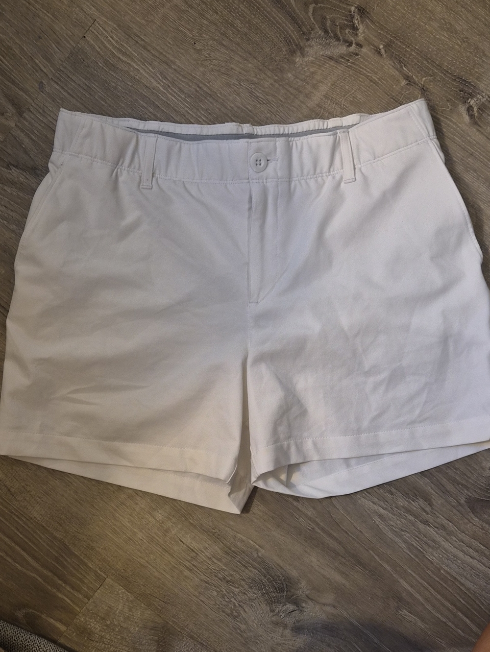 Under Armour White Women's Golf Shorts sz 8